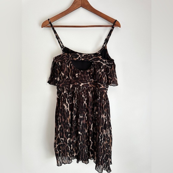 Guess Leopard Print Tiered Ruffled Midi Sundress - size 3 - Picture 6 of 7